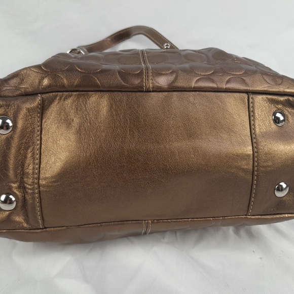 Coach Y2K Shoulder Bag - NEVER USED - 100% AUTHENTIC - METALLICA GOLD - Picture 2 of 7